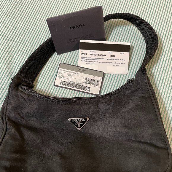 Prada Vintage Tessuto Sport Nylon Bag in Nero (MV515) - Picture 4 of 11